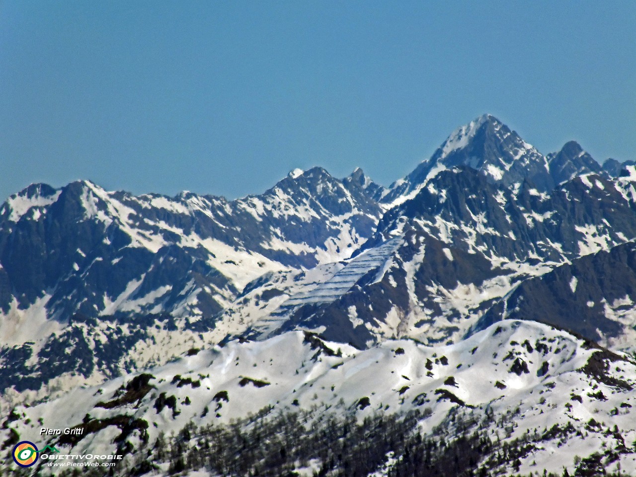 45 Zoom in Pizzo del Diavolo....JPG